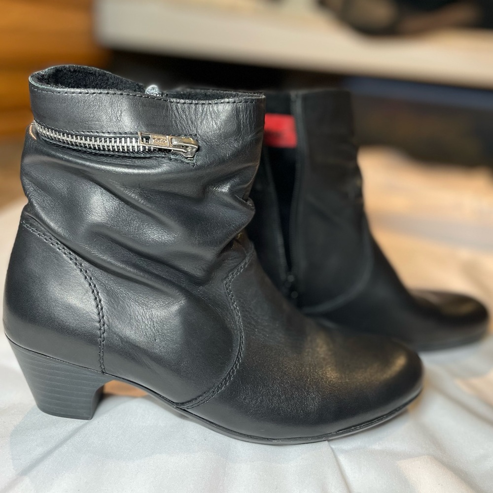 Rieker Ankle Slouchy Zip Bootie Sz 37